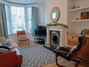 4 Bed house Sea Views Benji's by the beach